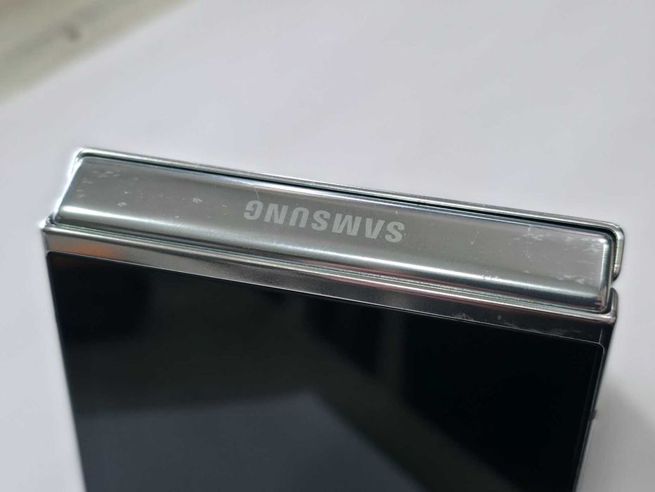 Samsung Galaxy Z Flip5 5G 256GB 8GB RAM Dual