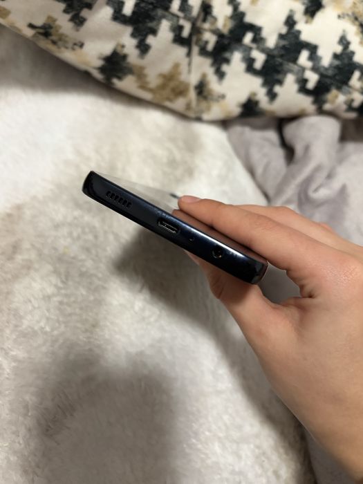 Samsung     A05 с протектор