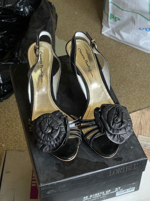 Женские босаножки италия