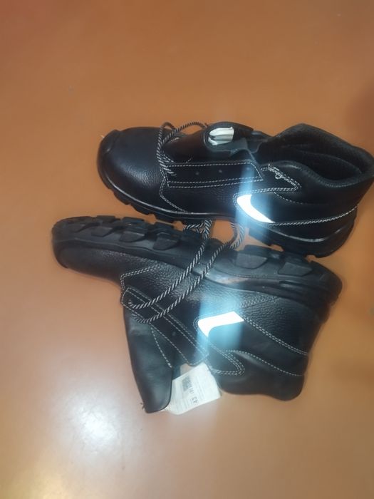 Рабочие ботинки новые