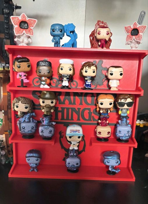 Рамка Stranger Things за фигурки от Kinder Joy