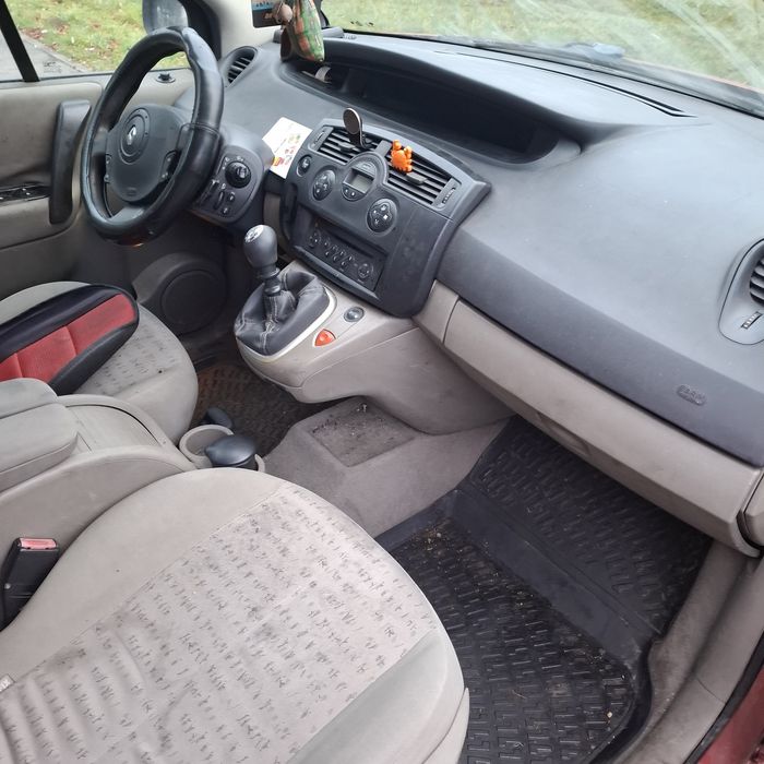 Dezmembrez renault grand scenic 1.9hdi fab 2008 euro 4