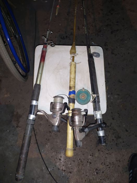 Продам три удочки.