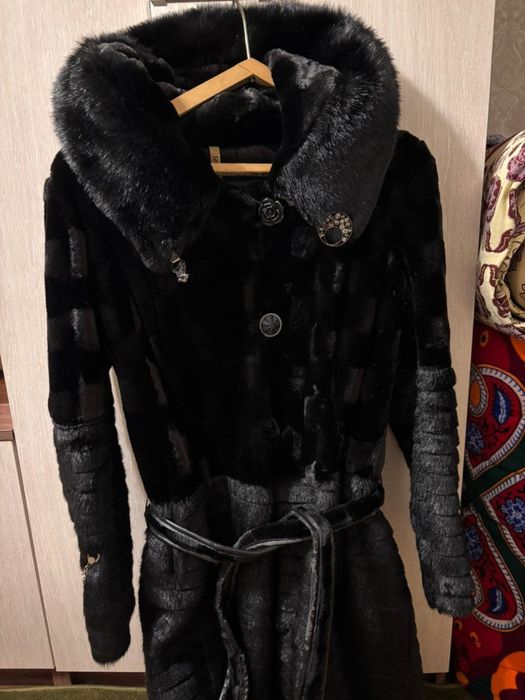 Продаю Красное платье