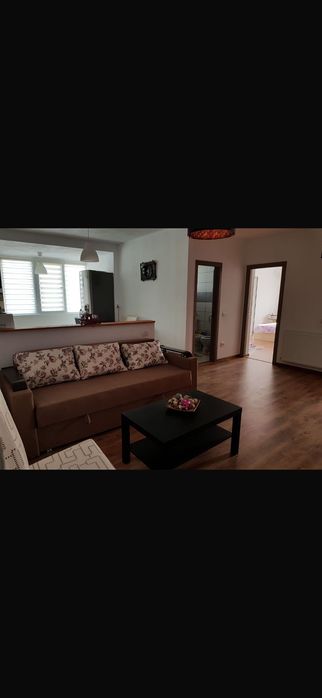 Închiriez apartament