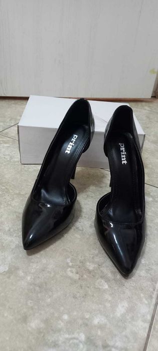 Pantofi cu toc stilleto 39,noi