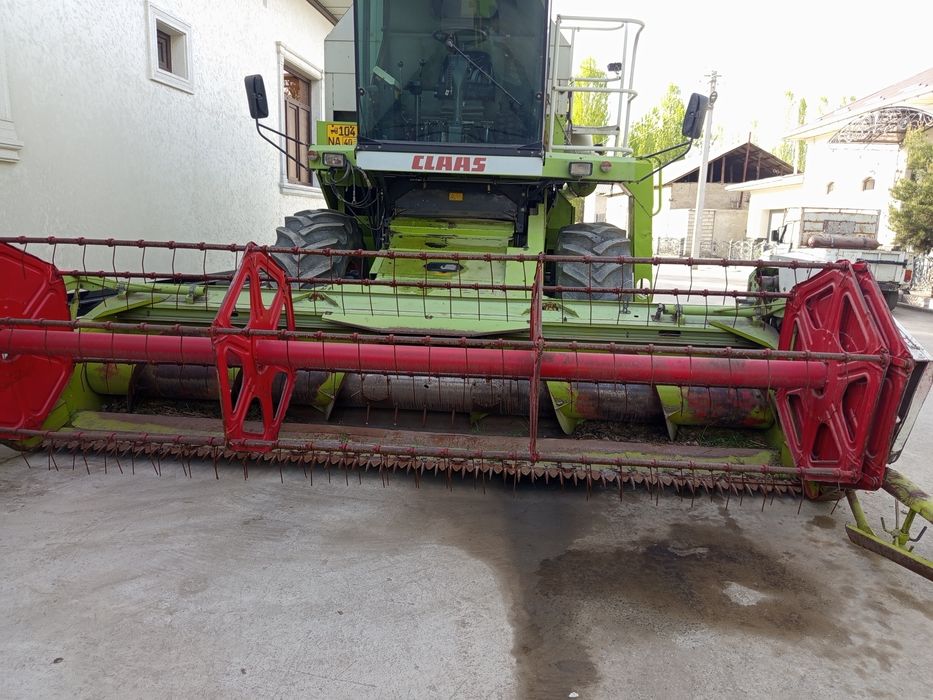 Claas dominator 130