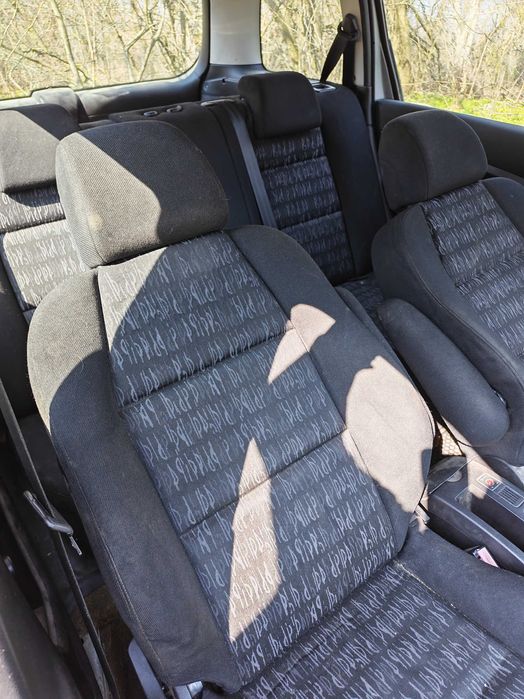 Продавам Пежо307 комби начасти