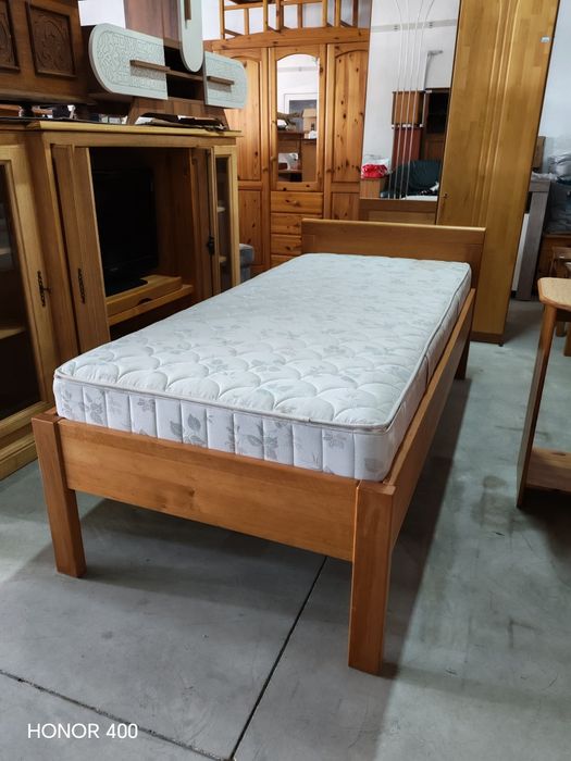 Pat Single - de o persoană - Lemn Masiv cu Somiera și Saltea