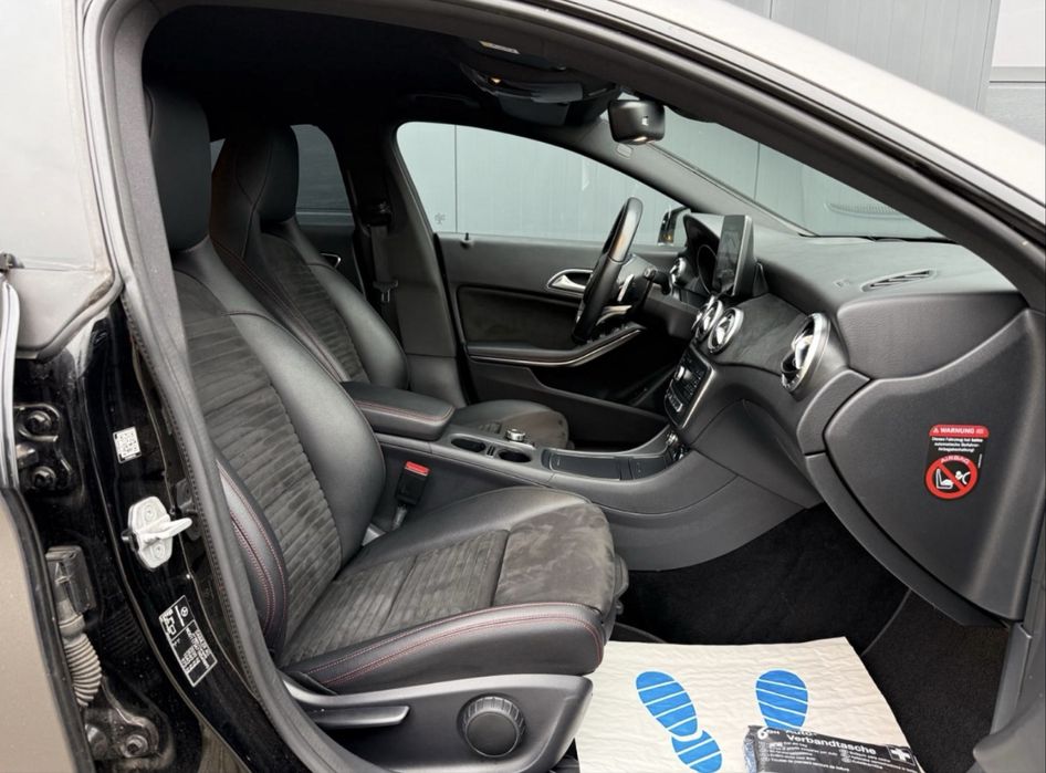 Interior complet CLA C117 W117 AMG Scaune Bancheta Fete usi cotiera