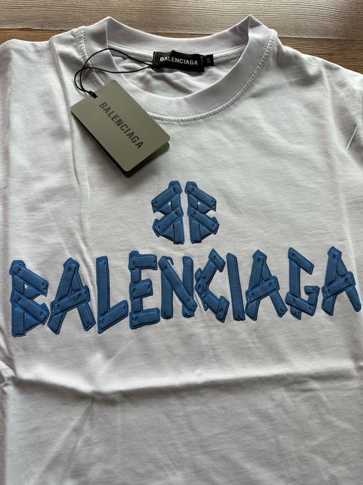 Мъжка,памучна,бяла тениска Balenciaga със синьо лого