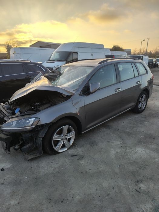 Dezmembrez golf 7 1.6 tdi cutie automata