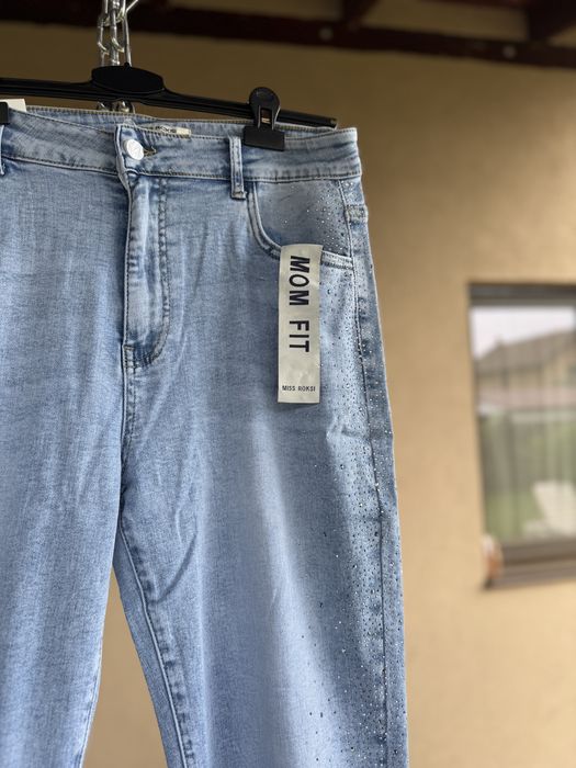 Vand blugi noi moderni elastici cu pietricele marimea 30