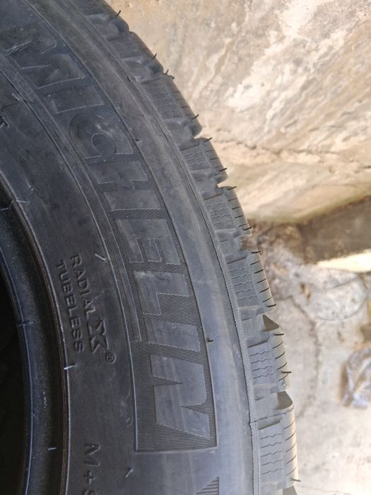 235 60 16 MICHELIN  4броя зимни