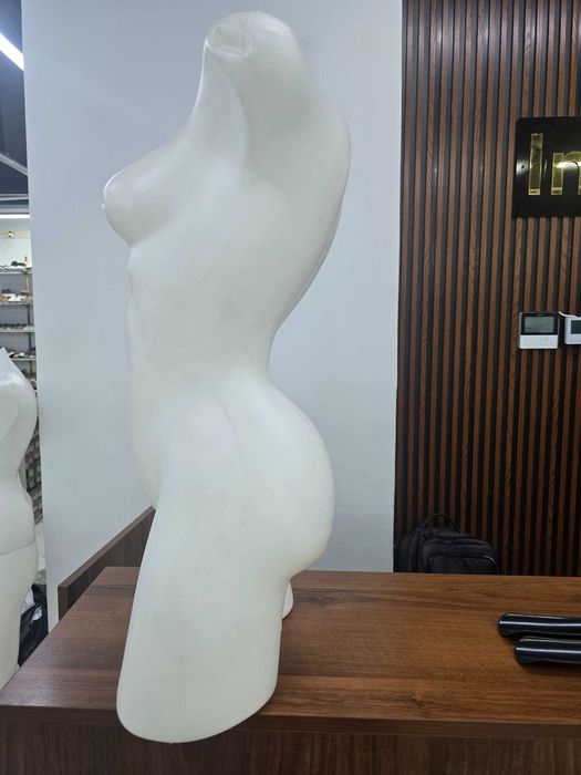 Oq ichki kiyim va lingerie uchun