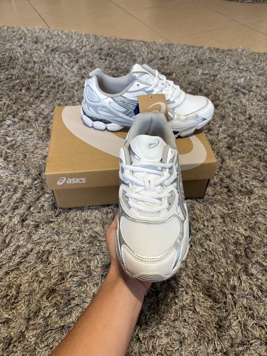 Asics Gel NYC Gri 42 / 43 .   Adidasi casual pentru sport/plimbari.