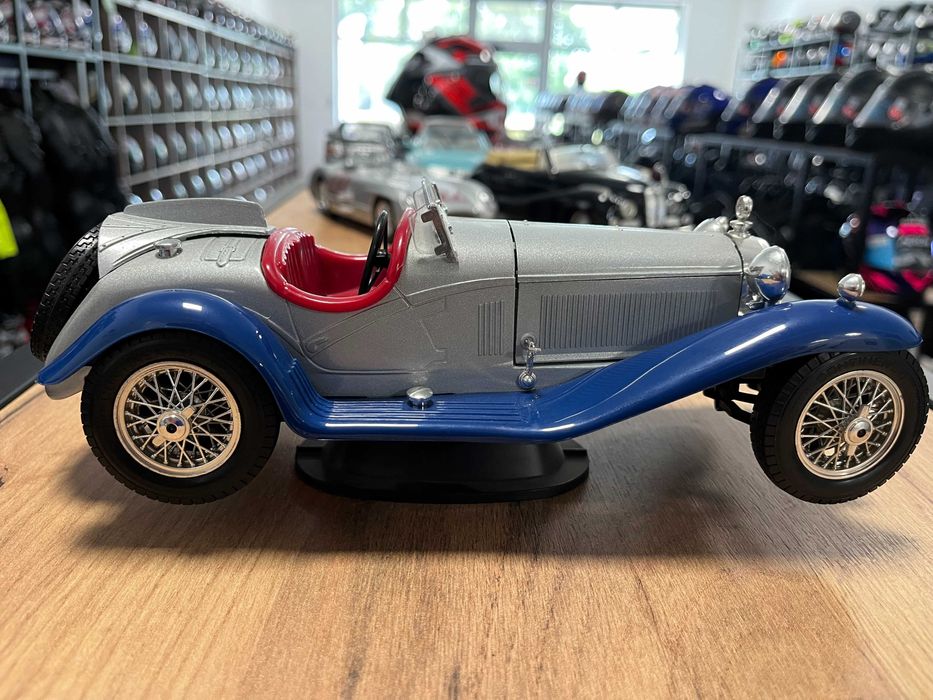 BBURAGO колекционерски модел ALFA ROMEO SPYDER  1932г.  1:18