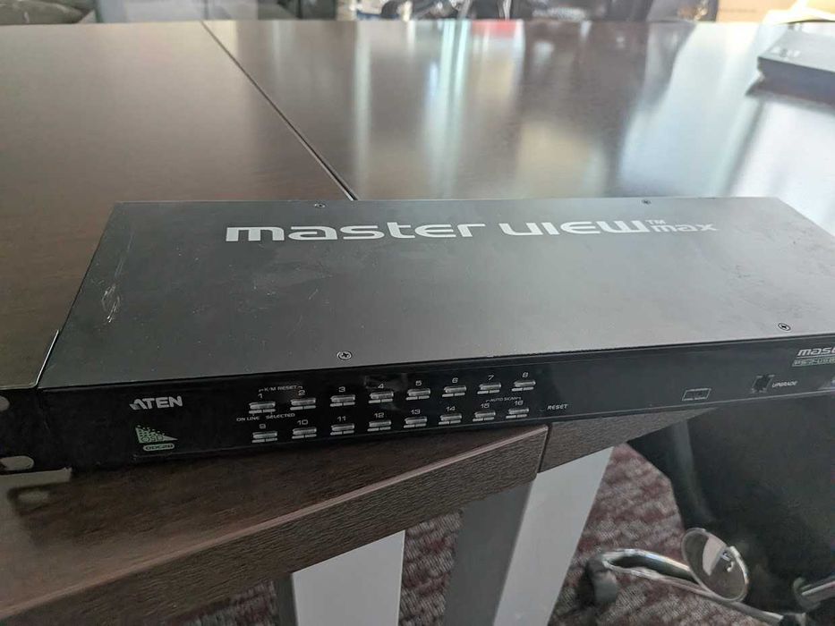 Мрежово оборудване, Суичове, KVM суич (Cisco, Linksys, AdderLink, Netgear)