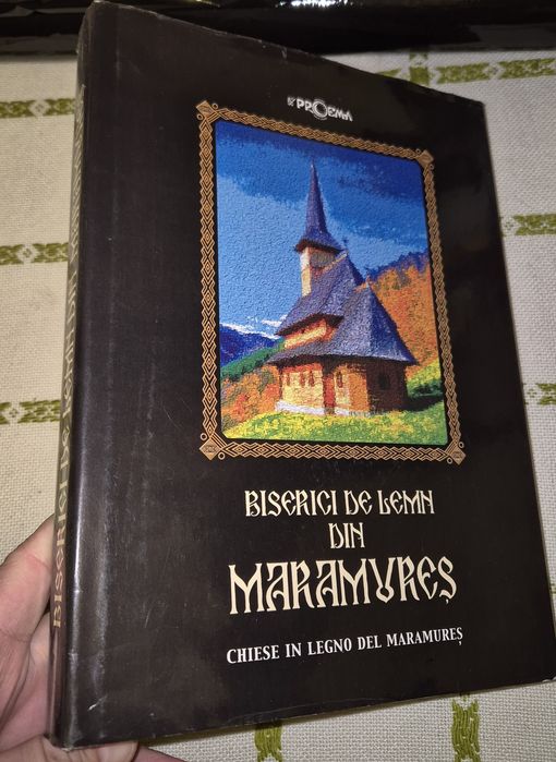 Carte Album format mare Biserici de lemn din Maramureș