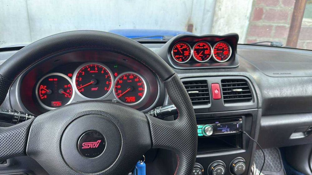 Подиум под датчики на панель Subaru Impreza GDB