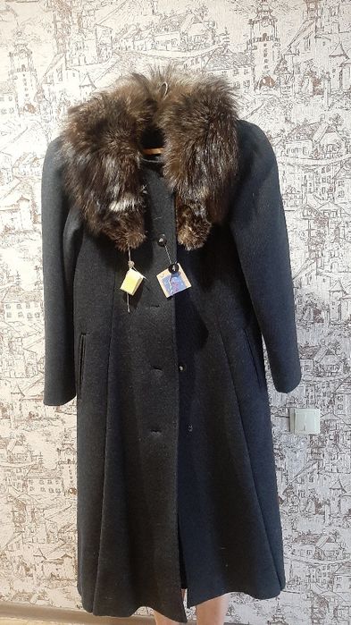 Продам новое  пальто