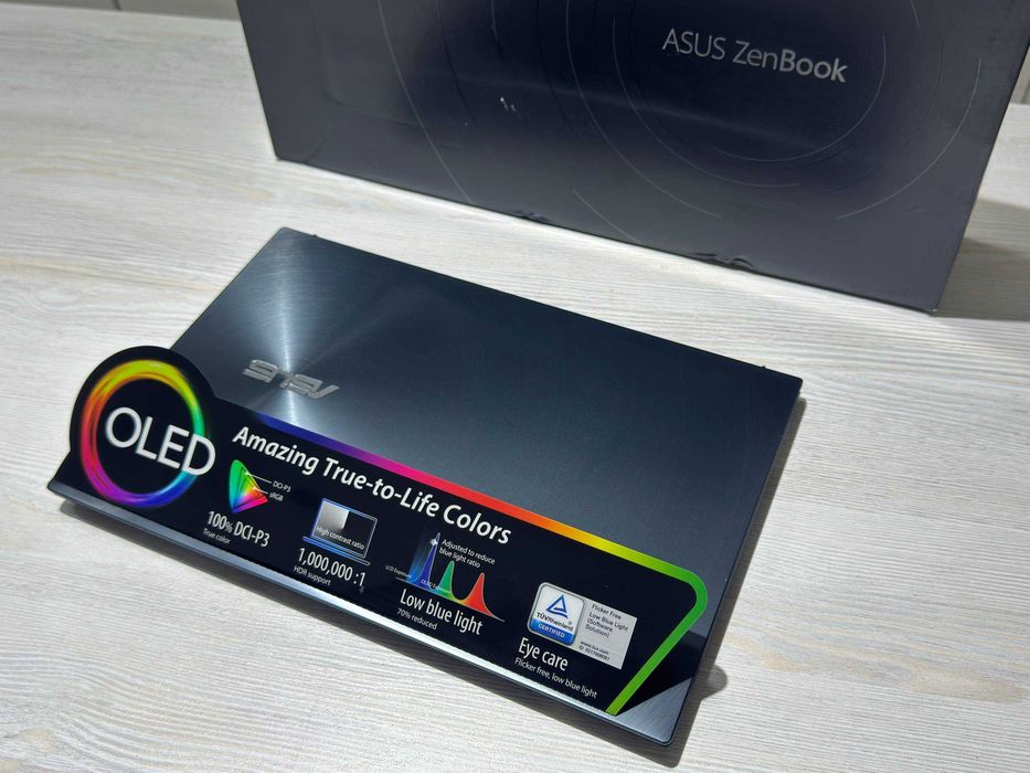 ASUS Zenbook 13.3” FullHD OLED core i7-1165G7 ram 8 ssd 512