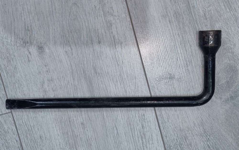 Баллоный ключ   19.  21