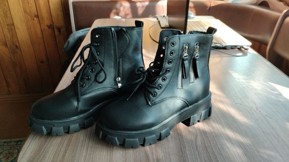Ботинки демисезонные, новые