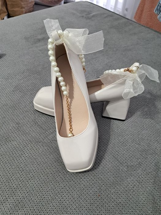 Нови кукленси обувки