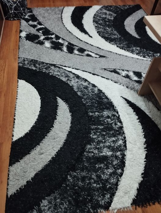 Продавам килим Шаги