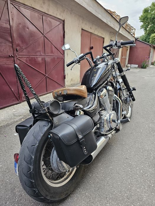 Suzuki intruder VS750