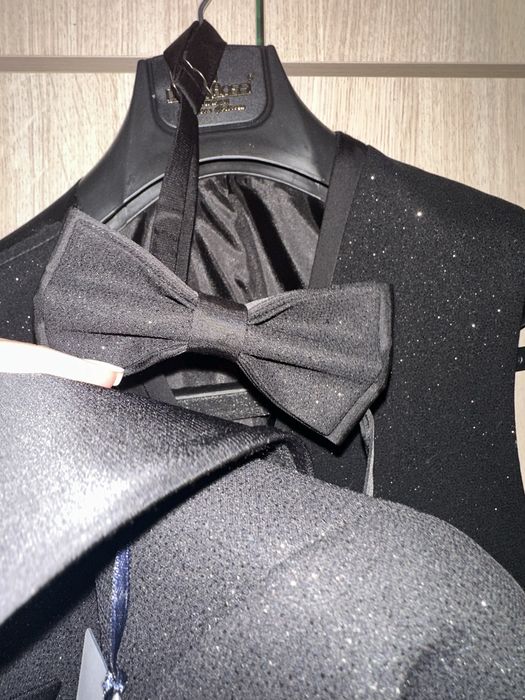 мъжки абитуриентски костюм