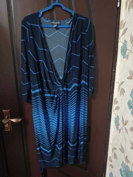 Плащ, платье ( 2 шт) женские