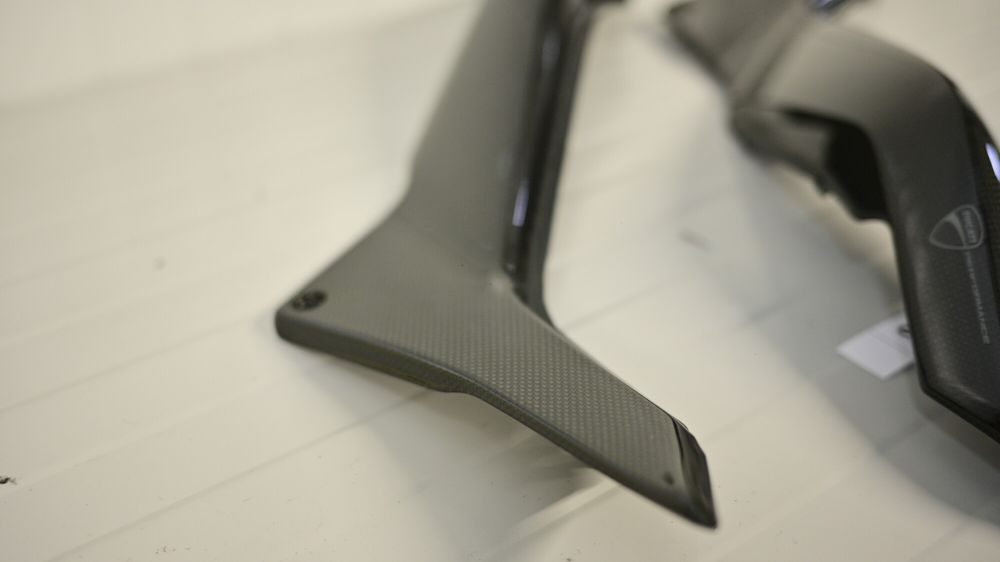 Codita carbon stanga dreapta performance Ducati Multistrada 1200