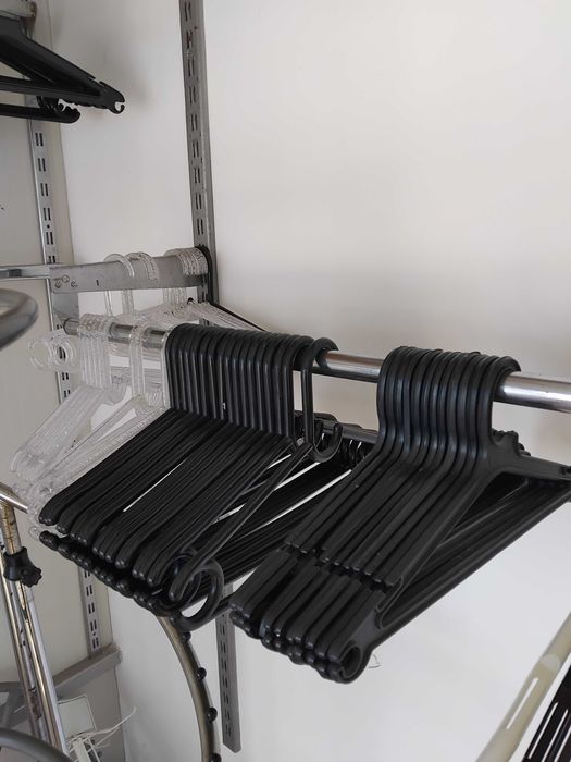 Оборудване за магазин - торсове,манекени,стелажи,закачалки