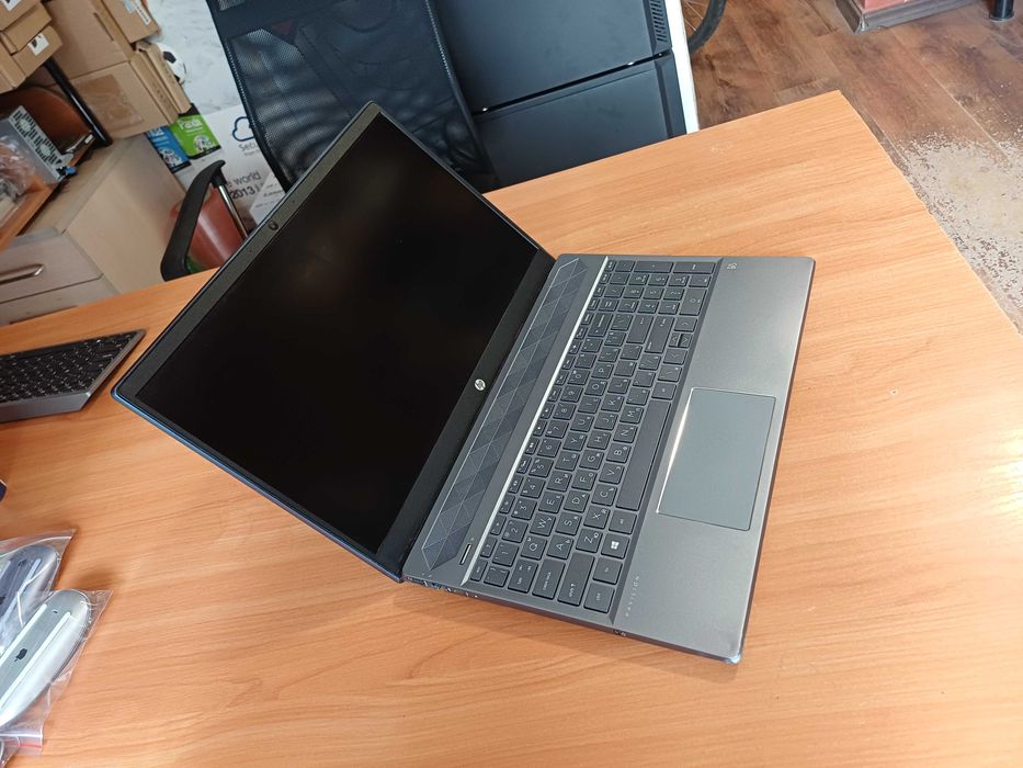 15.6' FHD IPS HP Core™ i5-8265U/256GB SSD/12GB RAM - отлична батерия