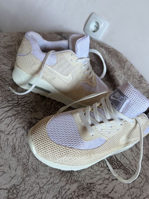 Продавам оригинални Nike Air Max в много добро