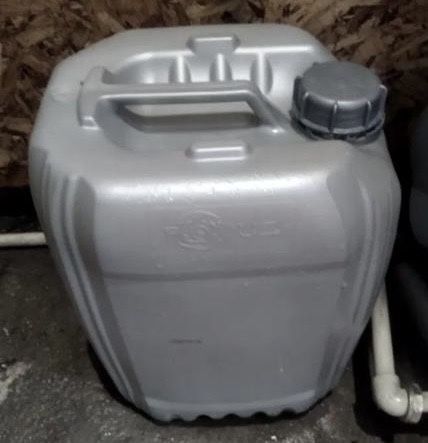 Канистры из под автохимии