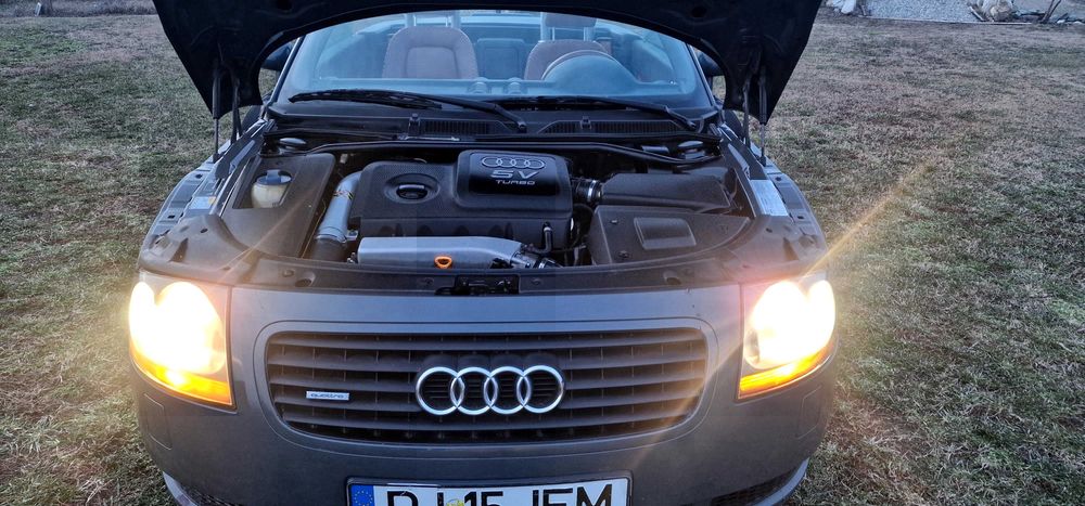 Audi TT Roadster Turbo Quattro Cabrio 1.8 L 225 HP 6+1