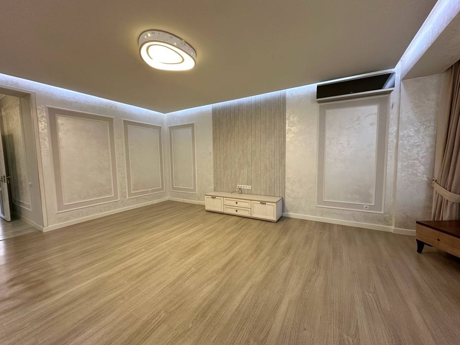 Продаётся 4-х комнатная 110 м2  квартира в ЖК Golden House Паркентский