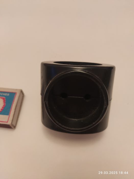 Трои́ник для розетки