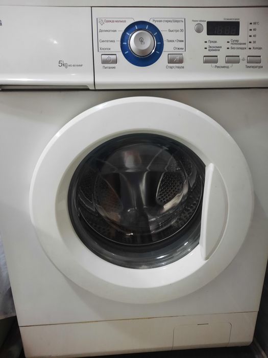 Продам стиральную машинку