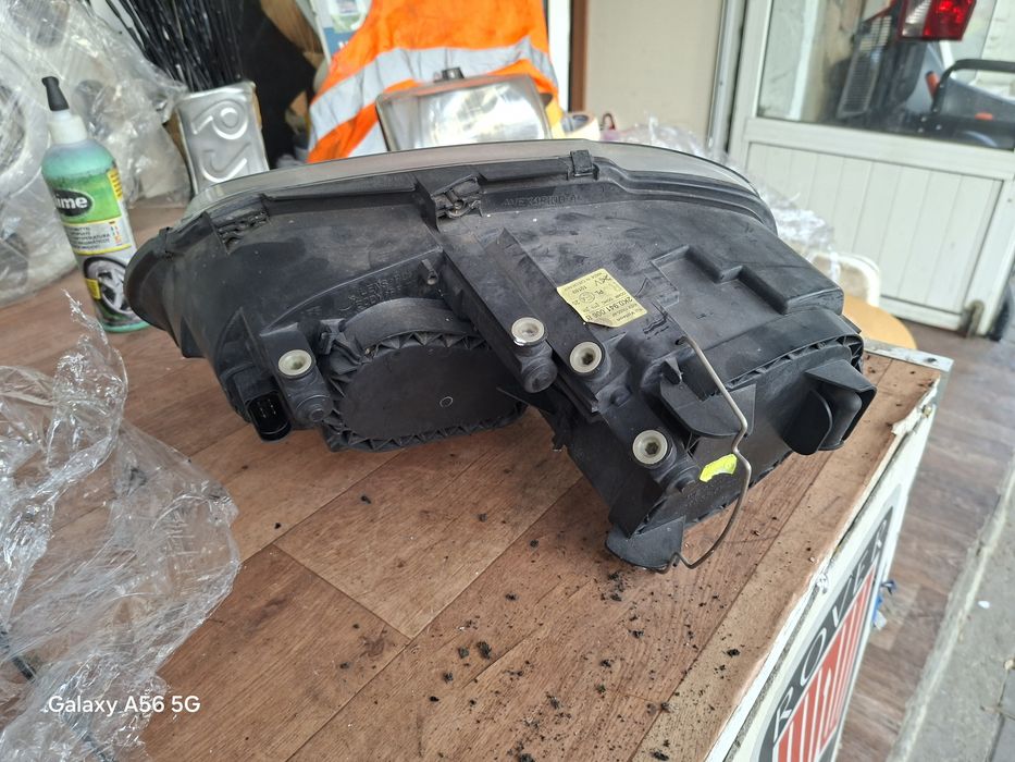 Оригинален фар Vw Turan . Vw  Cadyляв десен 06/10