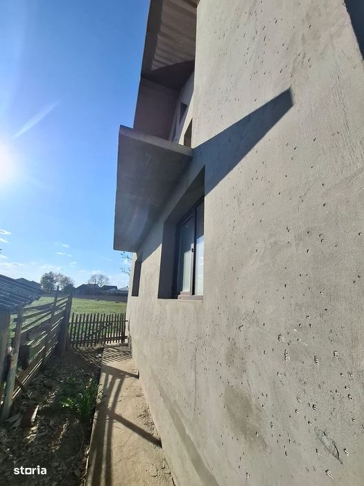De vanzare vila in Barticesti, P+M, compusa din 7 camere Pret 85000 e