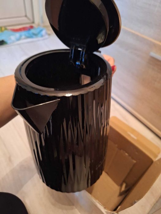 Две електрически кани за вода ,нови