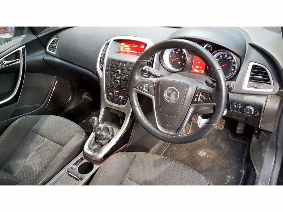 CD player Opel Astra J 2010 Hatchback 1.7 CDTi