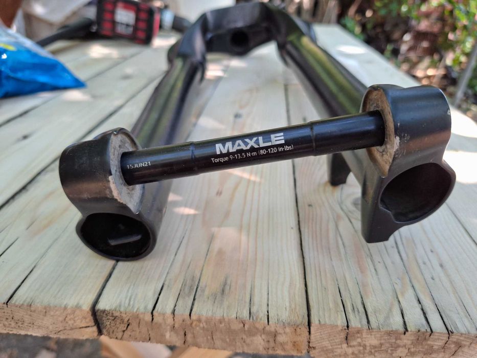 Vând furcă Rockshox Recon Silver RL 140cm cu tot cu thru axle