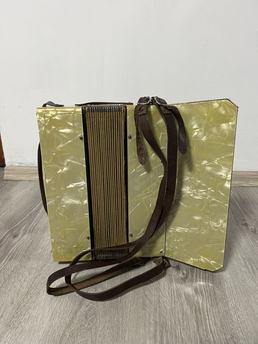 Vand acordeon  Piakordia 32 bași pentru copii/adolescenti