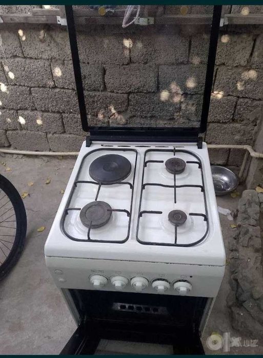 Продаётся газовая плита Артель.