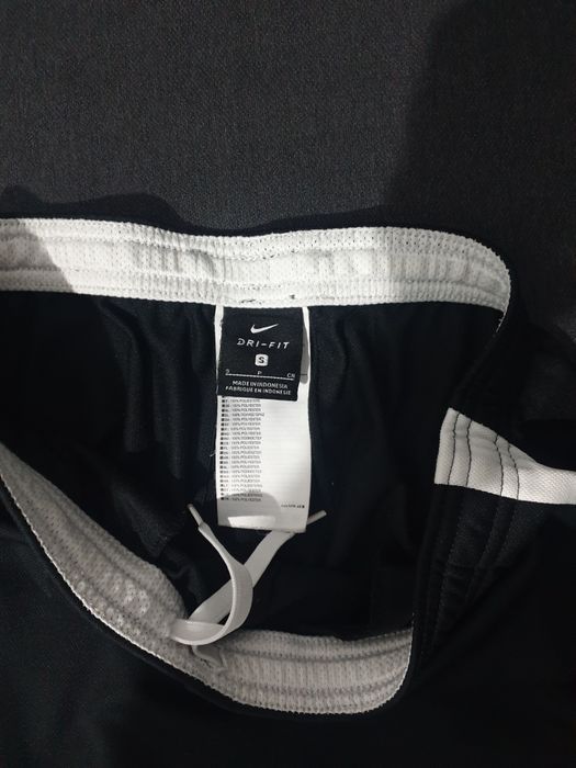 Blugi barbati de vanzare